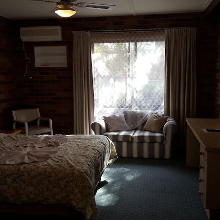 Tocumwal All Seasons Motel Exterior photo